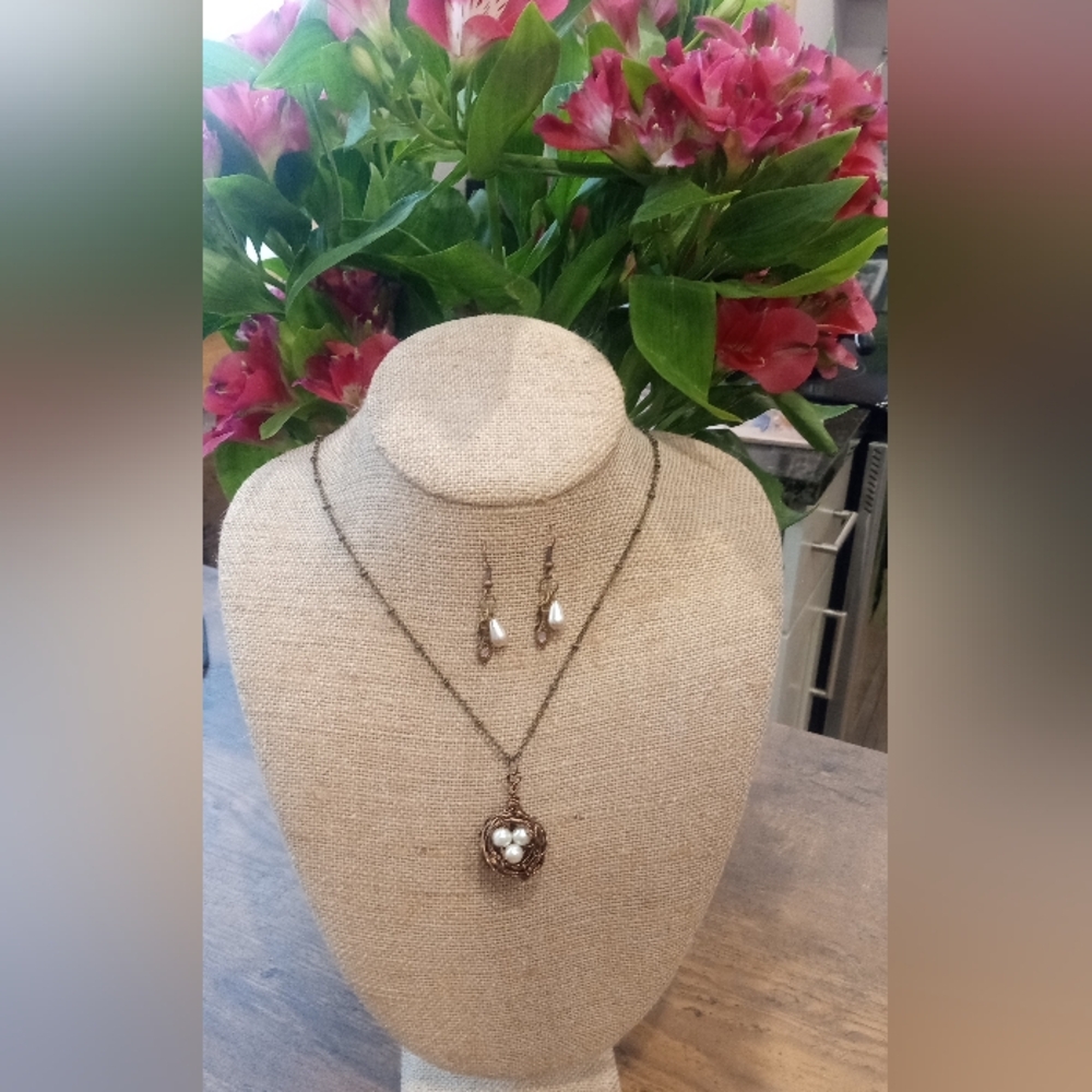 Necklace and Earring set